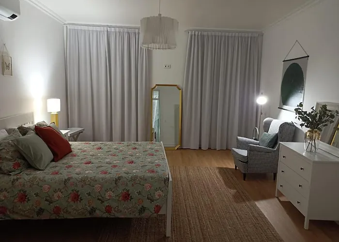 Santo Cristo Apartments